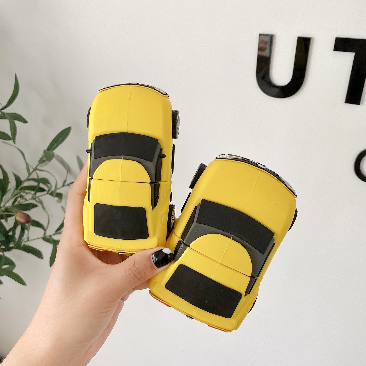 INSINC Creative And Personalized Sports Car AirPods Case