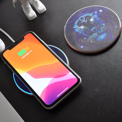 Das INSINC Creative Constellation Wireless Charger ist für Apple und Huawei geeignet