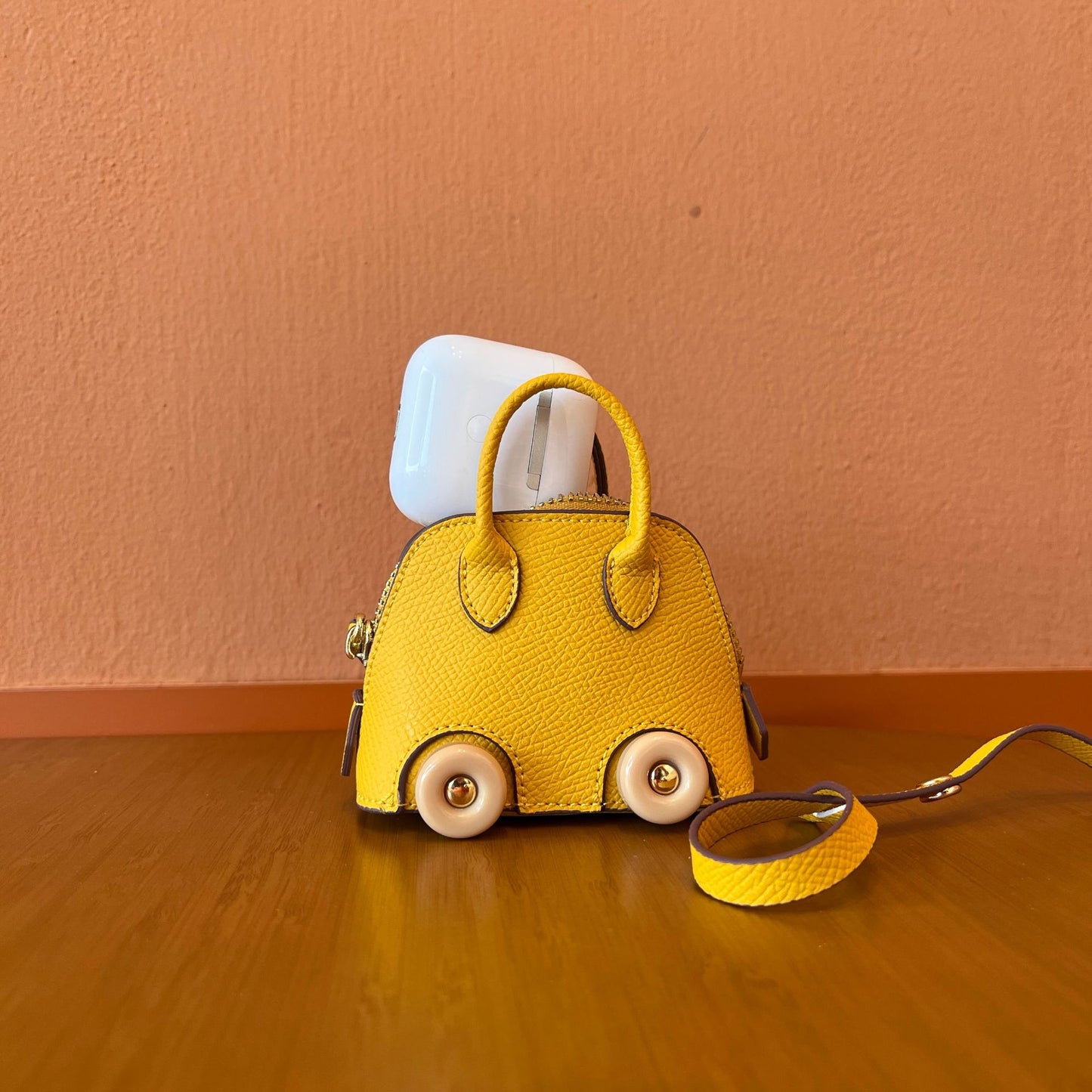 INSNIC Retro Car AirPodspro3 Pouch: Vibrant Mini Vehicle Case